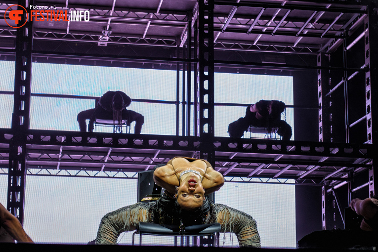 FKA twigs op Down the Rabbit Hole 2025 - Zaterdag foto
