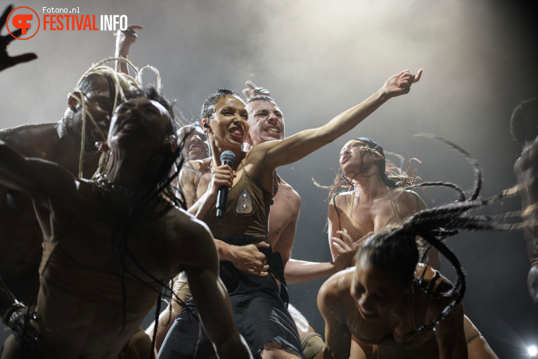 FKA twigs op Down the Rabbit Hole 2025 - Zaterdag foto