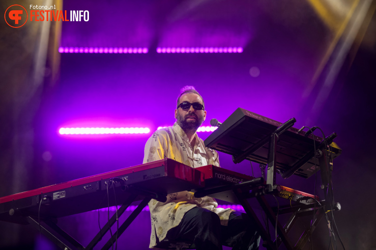 Bassolino op Down the Rabbit Hole 2025 - Zaterdag foto