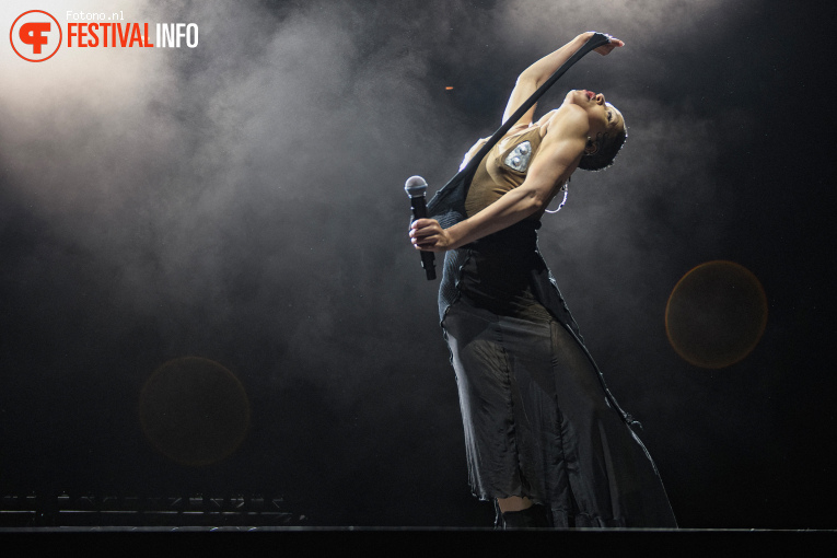 FKA twigs op Down the Rabbit Hole 2025 - Zaterdag foto