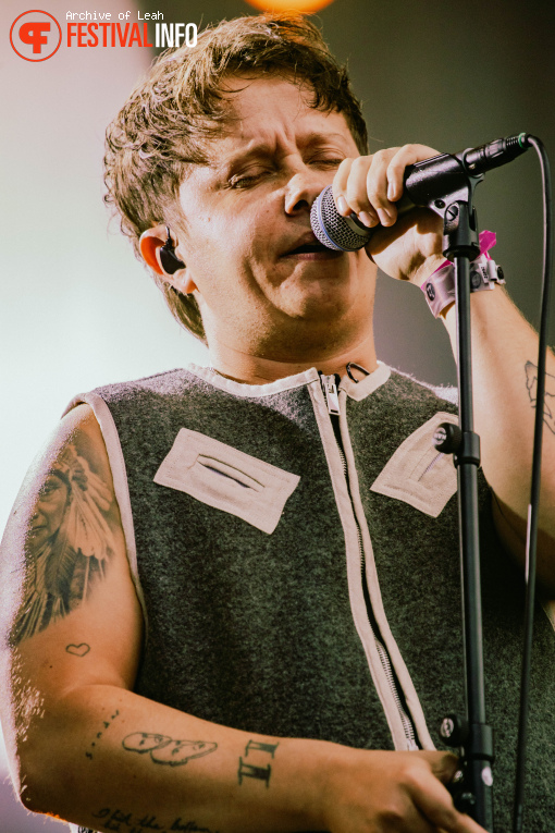 Nothing But Thieves op Down the Rabbit Hole 2025 - Zondag foto
