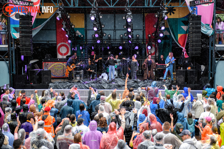De Niemanders op Down the Rabbit Hole 2025 - Zondag foto