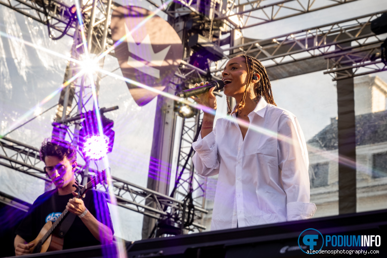 Zoë Livay op Suzan & Freek - Royal Park Live - 04/07 - Paleis Soestdijk foto