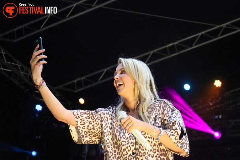 Monique Smit op Muze Misse 2025 foto