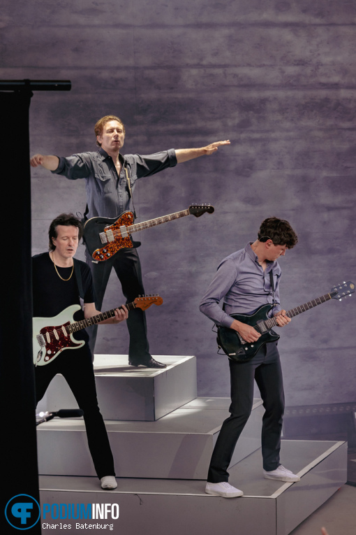 Franz Ferdinand op Zuiderpark Live: Franz Ferdinand - 09/07 - Zuiderparktheater foto