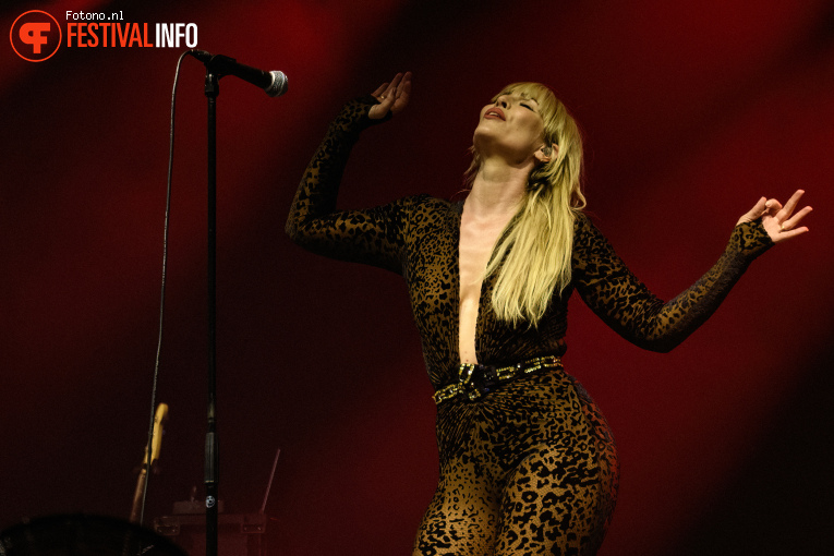 Natasha Bedingfield op Bospop 2025 - Vrijdag foto