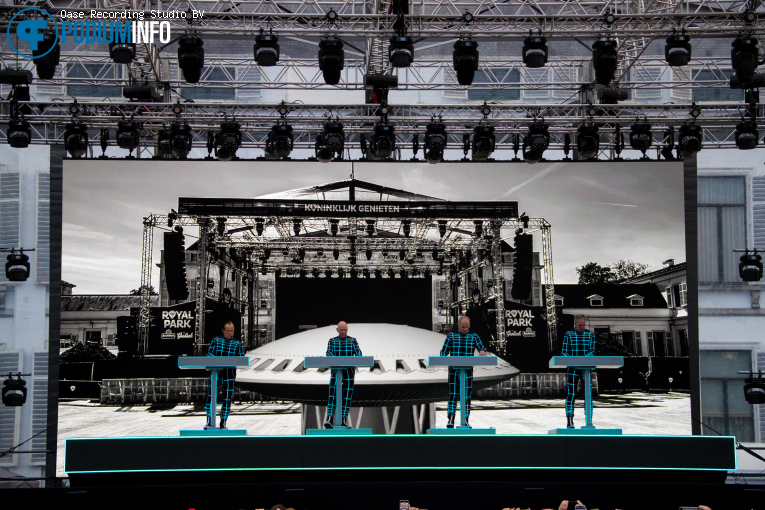 Kraftwerk op Kraftwerk - Royal Park Live - 12/07 - Paleis Soestdijk foto