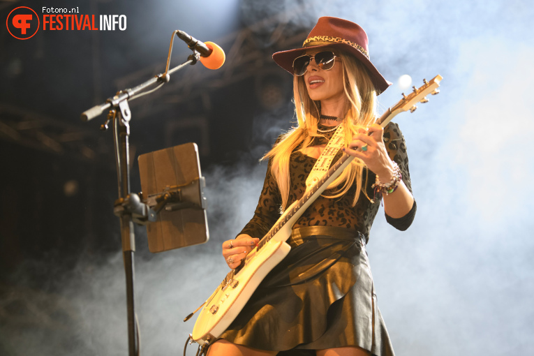 Orianthi op Bospop 2025 - Zondag foto