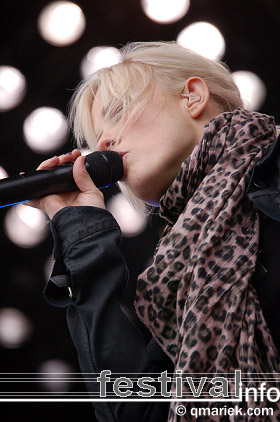 Ilse DeLange op Bevrijdingsfestival Overijssel 2009 foto