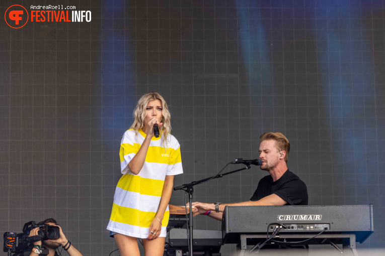Hannah Mae op Zwarte Cross Festival 2025 - Vrijdag foto