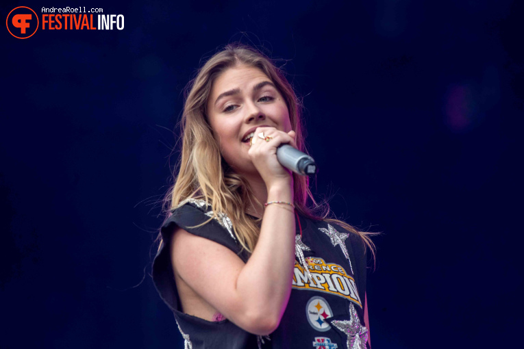 Roxy Dekker op Zwarte Cross Festival 2025 - Zaterdag foto