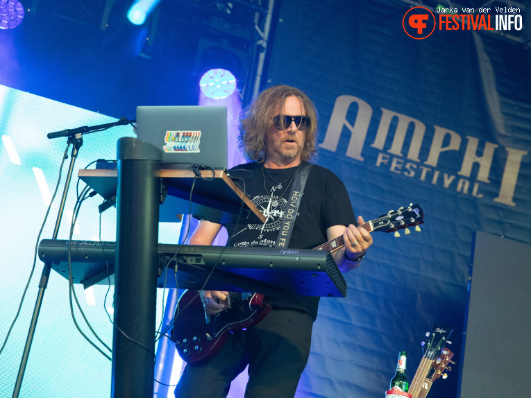 Camouflage op Amphi Festival 2025 foto