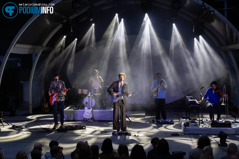 Warhaus op Live At Amsterdamse Bos: Warhaus - 07/08 - Openlucht Theater Amsterdamse Bos foto