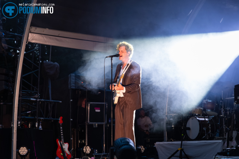 Warhaus op Live At Amsterdamse Bos: Warhaus - 07/08 - Openlucht Theater Amsterdamse Bos foto
