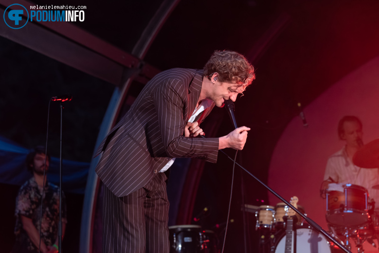 Warhaus op Live At Amsterdamse Bos: Warhaus - 07/08 - Openlucht Theater Amsterdamse Bos foto