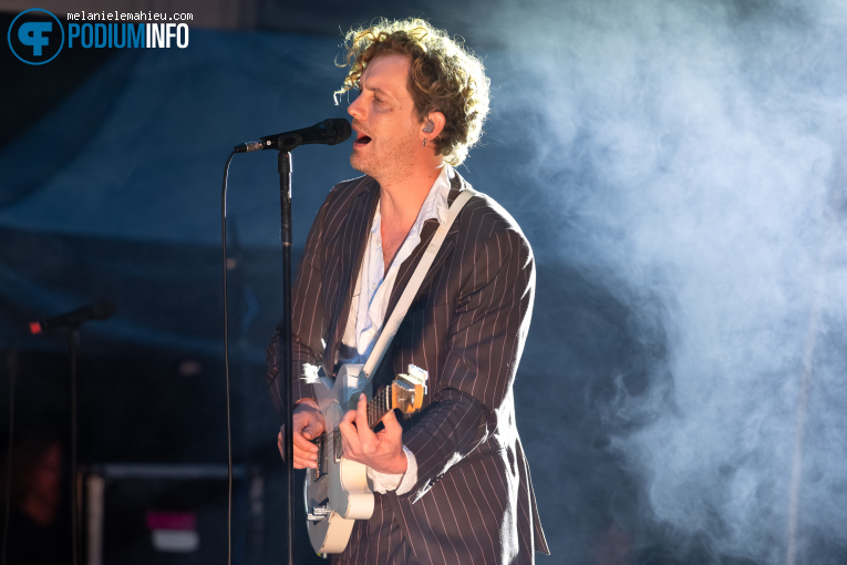 Warhaus op Live At Amsterdamse Bos: Warhaus - 07/08 - Openlucht Theater Amsterdamse Bos foto