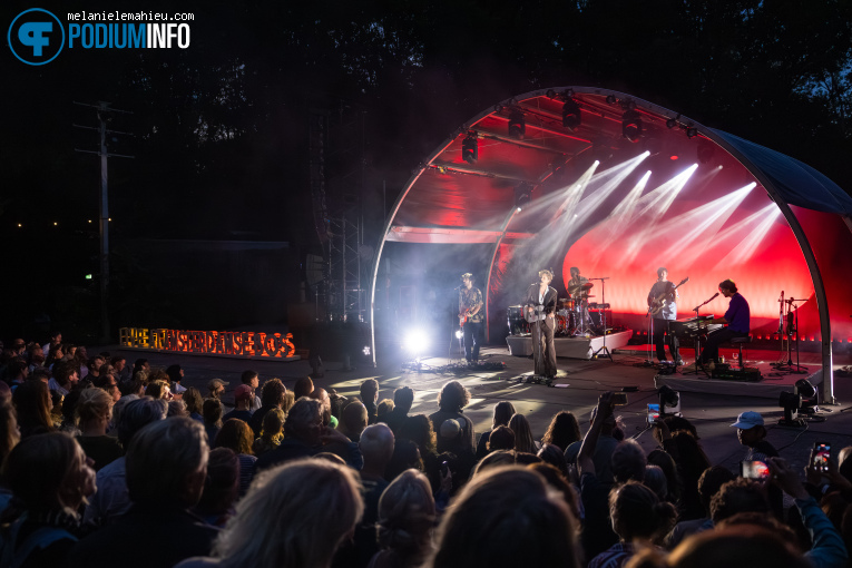 Warhaus op Live At Amsterdamse Bos: Warhaus - 07/08 - Openlucht Theater Amsterdamse Bos foto