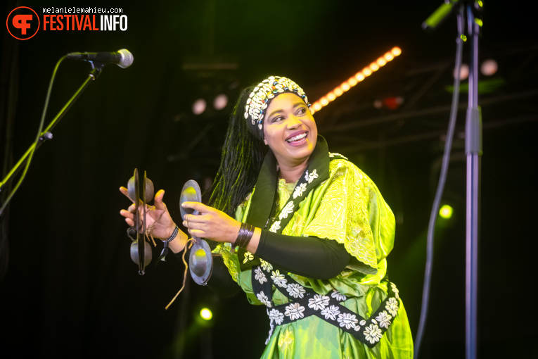 Asmâa Hamzaoui & Bnat Timbouktou op Paléo 2025 foto