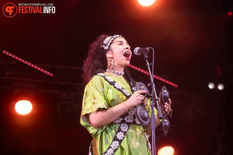 Asmâa Hamzaoui & Bnat Timbouktou op Paléo 2025 foto