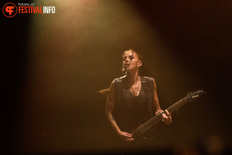 Cat Burns op Lowlands 2025 - Vrijdag foto