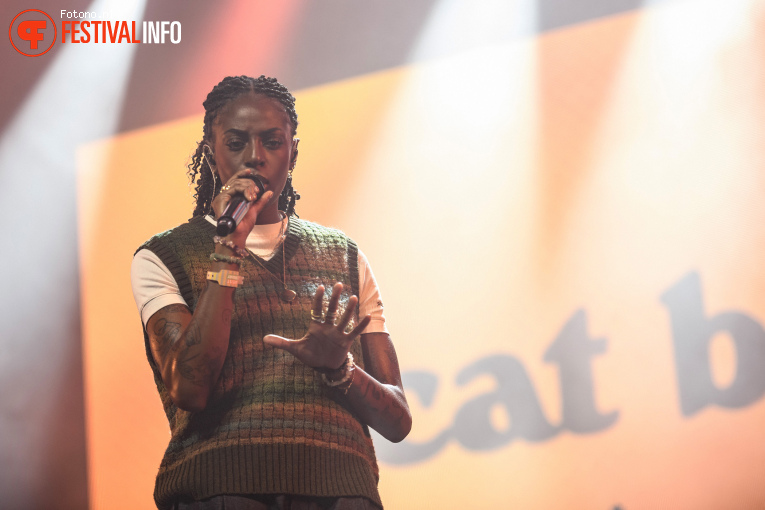 Cat Burns op Lowlands 2025 - Vrijdag foto