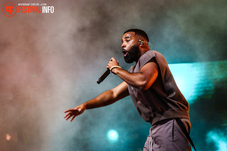 Mula B op Lowlands 2025 - Vrijdag foto