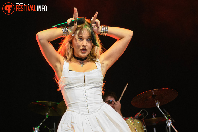 LUVCAT op Lowlands 2025 - Vrijdag foto
