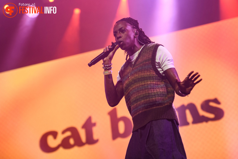 Cat Burns op Lowlands 2025 - Vrijdag foto