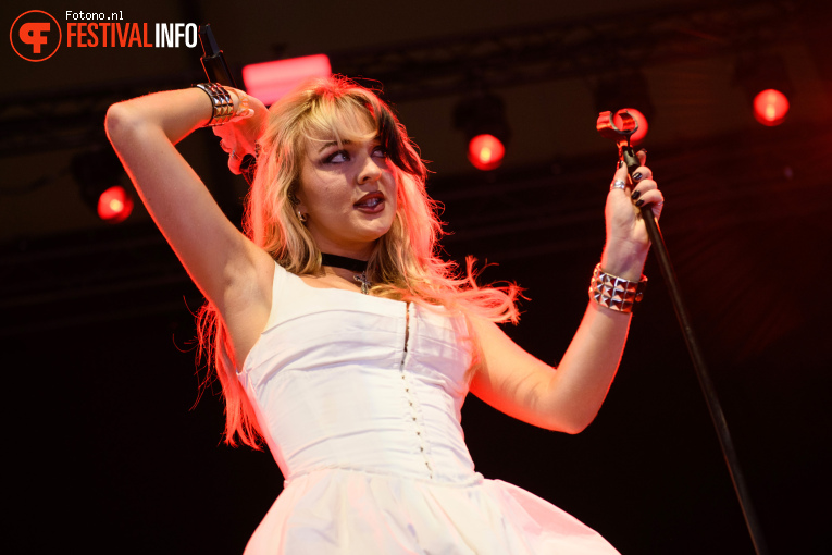 LUVCAT op Lowlands 2025 - Vrijdag foto