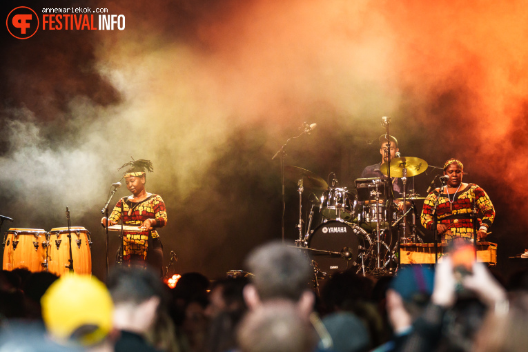 The Zawose Queens op Lowlands 2025 - Vrijdag foto