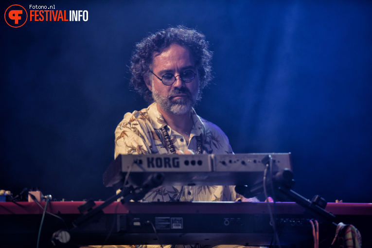 Raúl Monsalve y los Forajidos op Lowlands 2025 - Zaterdag foto
