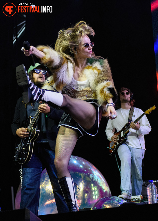 Suki Waterhouse op Lowlands 2025 - Zaterdag foto