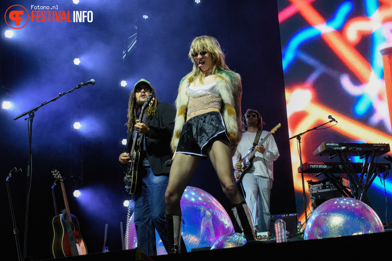 Suki Waterhouse op Lowlands 2025 - Zaterdag foto