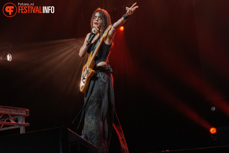 Sofia Isella op Lowlands 2025 - Zondag foto