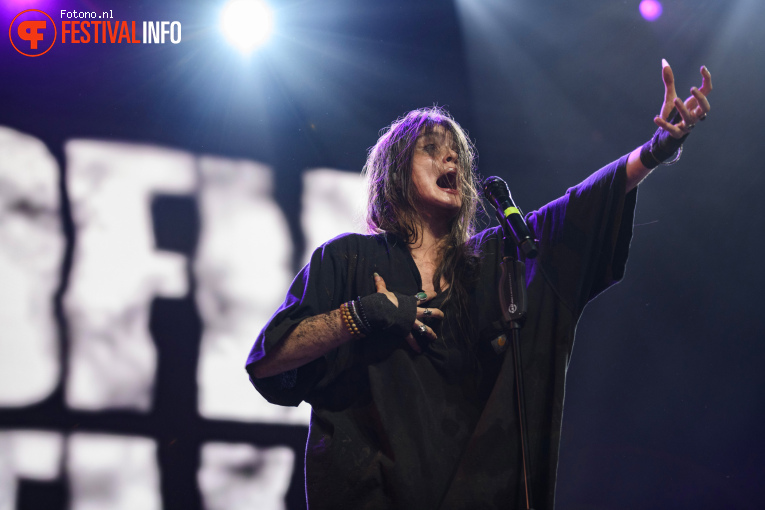 Sofia Isella op Lowlands 2025 - Zondag foto