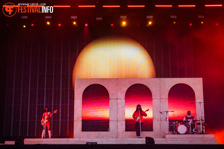 Khruangbin op Lowlands 2025 - Zondag foto