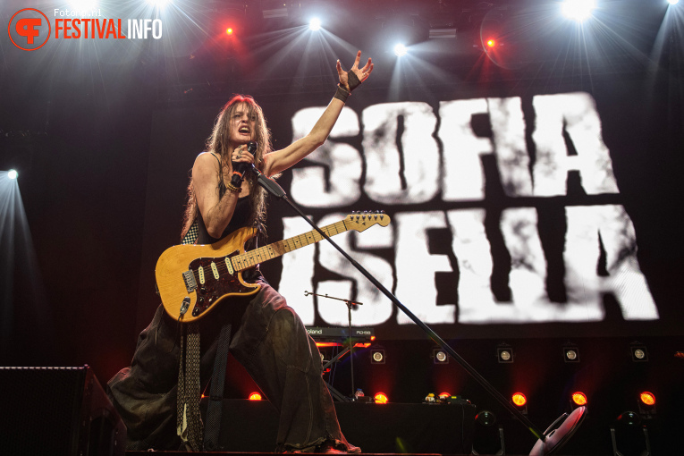 Sofia Isella op Lowlands 2025 - Zondag foto