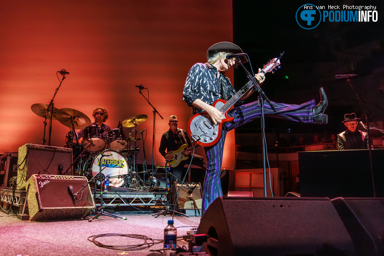The Waterboys op The Waterboys - 27/08 - TivoliVredenburg foto