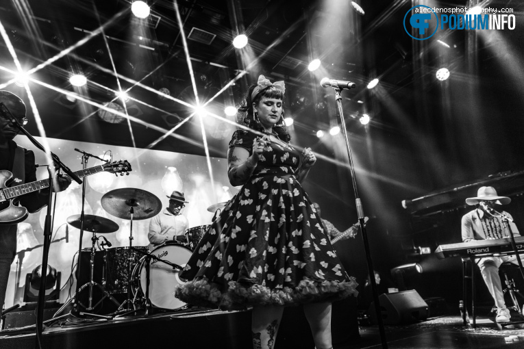 The Amy Winehouse Band op The Amy Winehouse Band - 04/09 - Melkweg foto