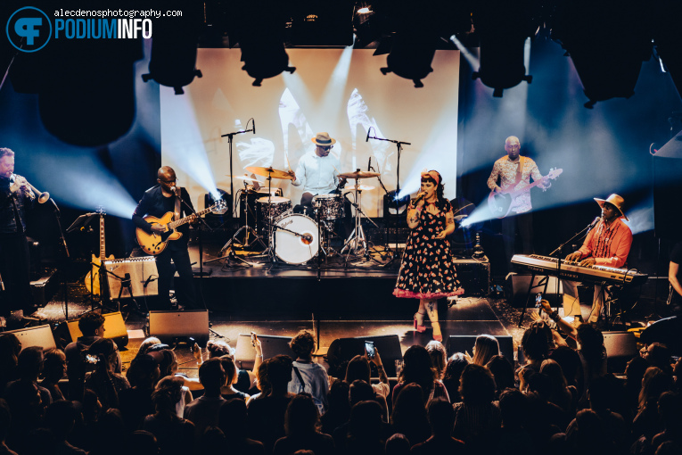 The Amy Winehouse Band op The Amy Winehouse Band - 04/09 - Melkweg foto
