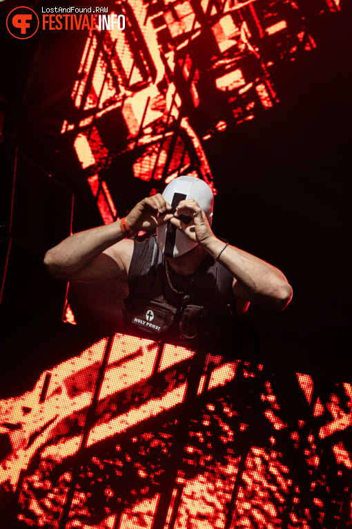 Holy Priest op R² Festival 2025 foto