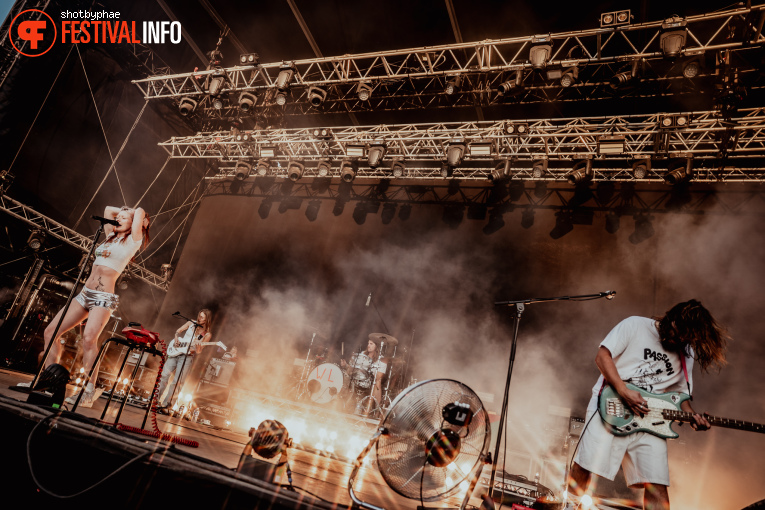 Wet Leg op Cabaret Vert 2025 foto
