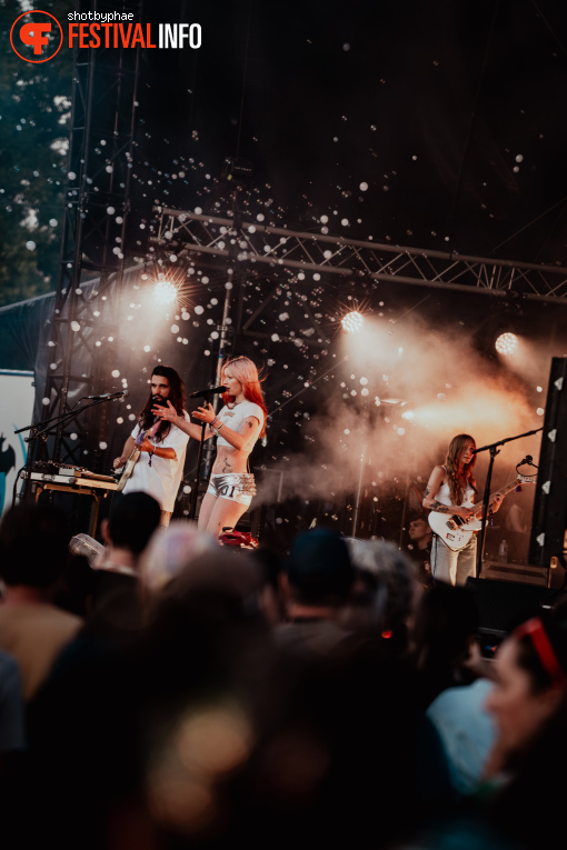 Wet Leg op Cabaret Vert 2025 foto