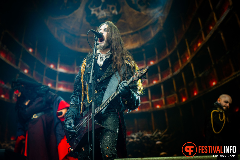 Fleshgod Apocalypse op Dynamo MetalFest 2025 - Zondag foto