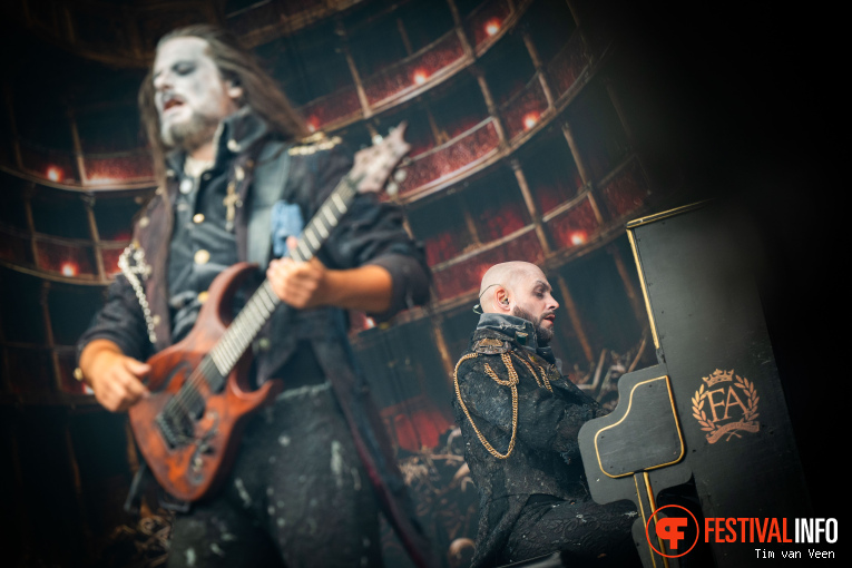 Fleshgod Apocalypse op Dynamo MetalFest 2025 - Zondag foto