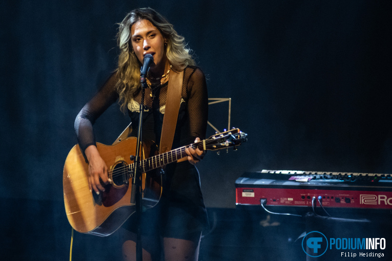 Natalie Shay op Saint Motel - 07/09 - Paradiso foto