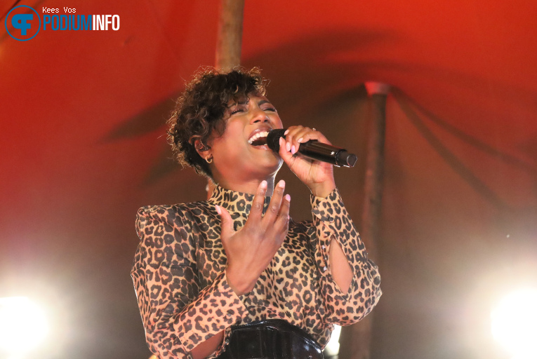 Edsilia Rombley op Edsilia, Alain Clark & Trijntje - 05/09 - Kasteel Heeswijk foto