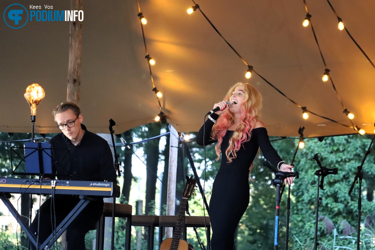 Sezina Kelsey op Edsilia, Alain Clark & Trijntje - 05/09 - Kasteel Heeswijk foto