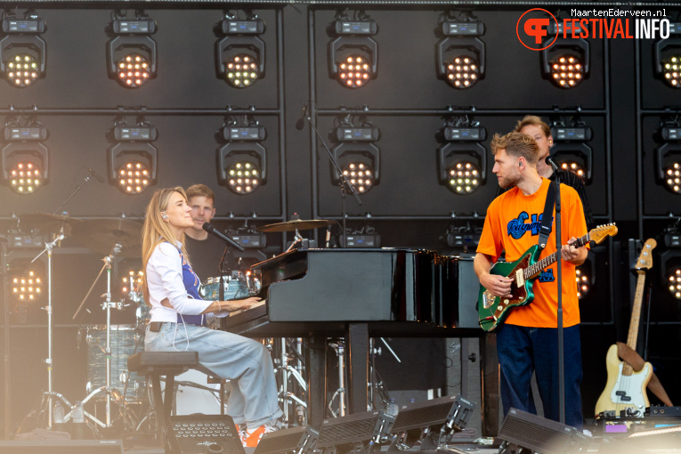 Suzan & Freek op Het Grootste Zomerfeest van Nederland 2025 foto