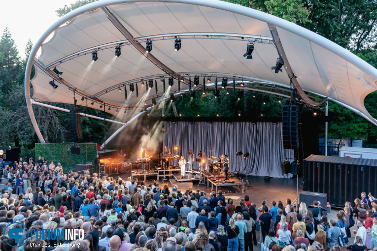 Eefje de Visser op Zuiderpark Live: Eefje de Visser - 24/08 - Zuiderparktheater foto
